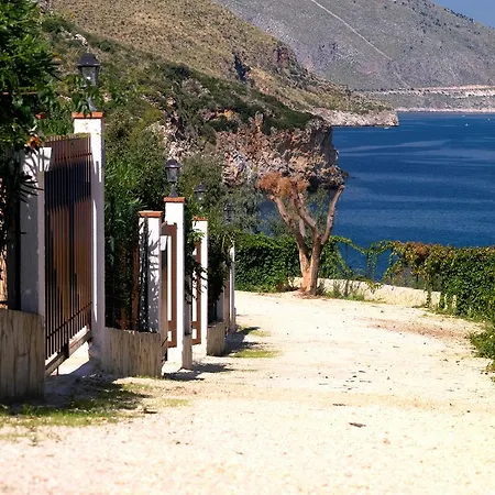 Case Di Calamazzo * Scopello (Sicily)